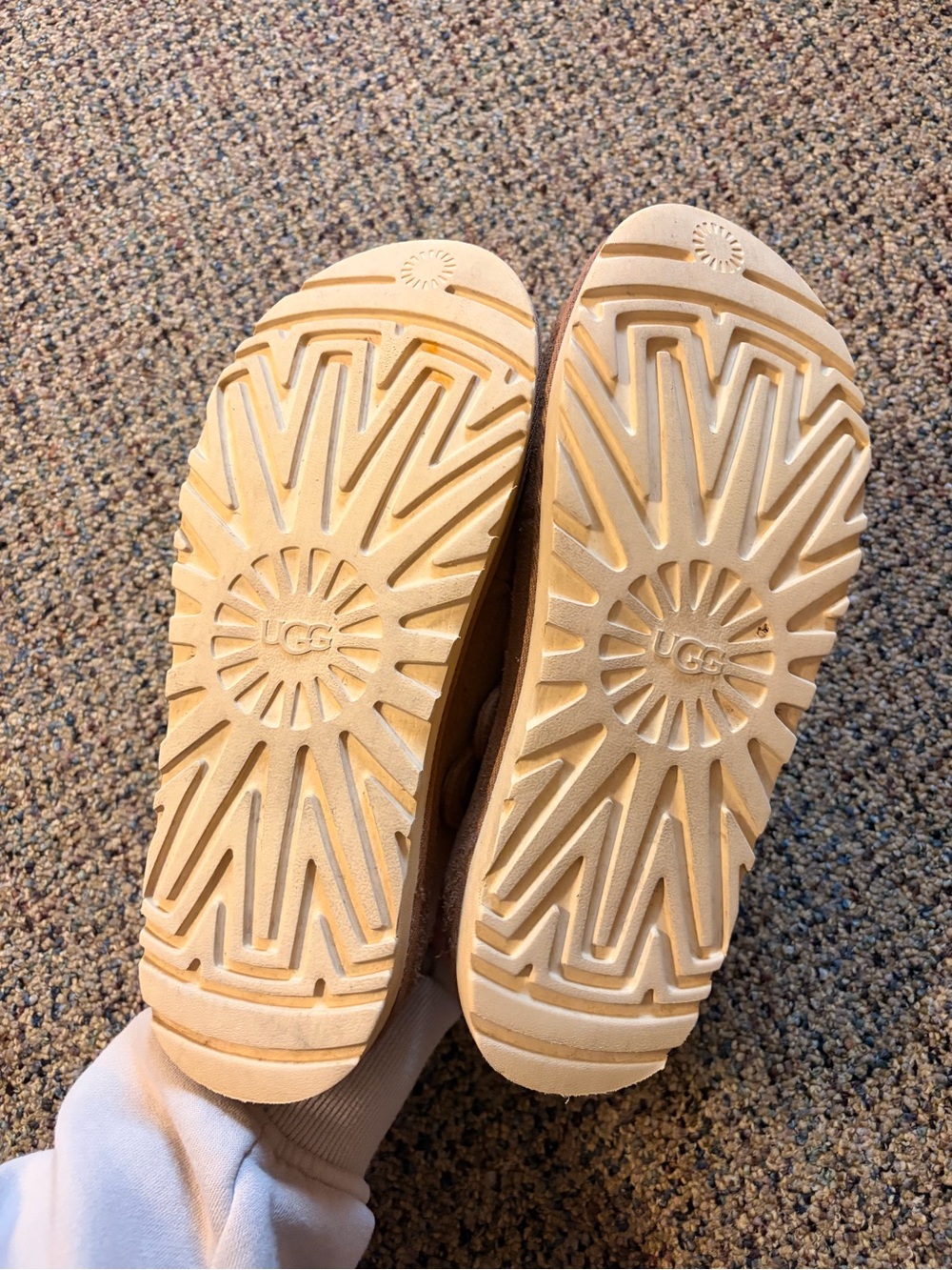 UGG womens  Tasman Slider in Chestnut Suede - Picture 6 of 6